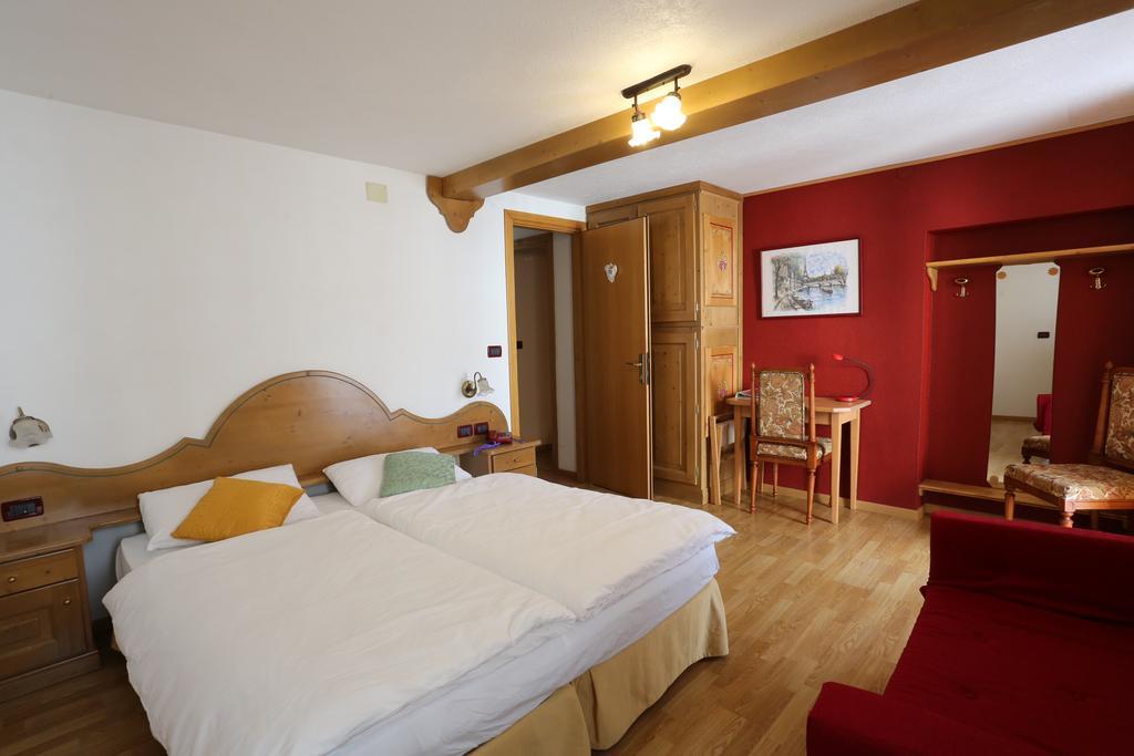 Albergo Centrale Forni di Sopra Rum bild