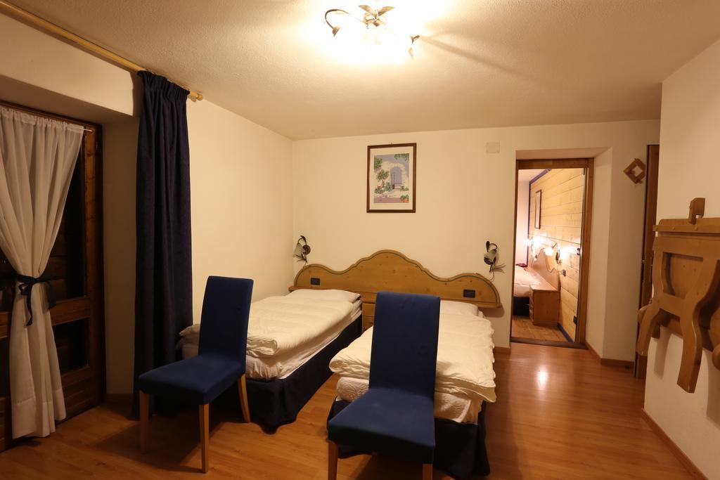 Albergo Centrale Forni di Sopra Rum bild