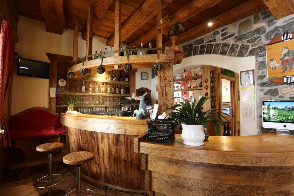 Albergo Centrale Forni di Sopra Exteriör bild