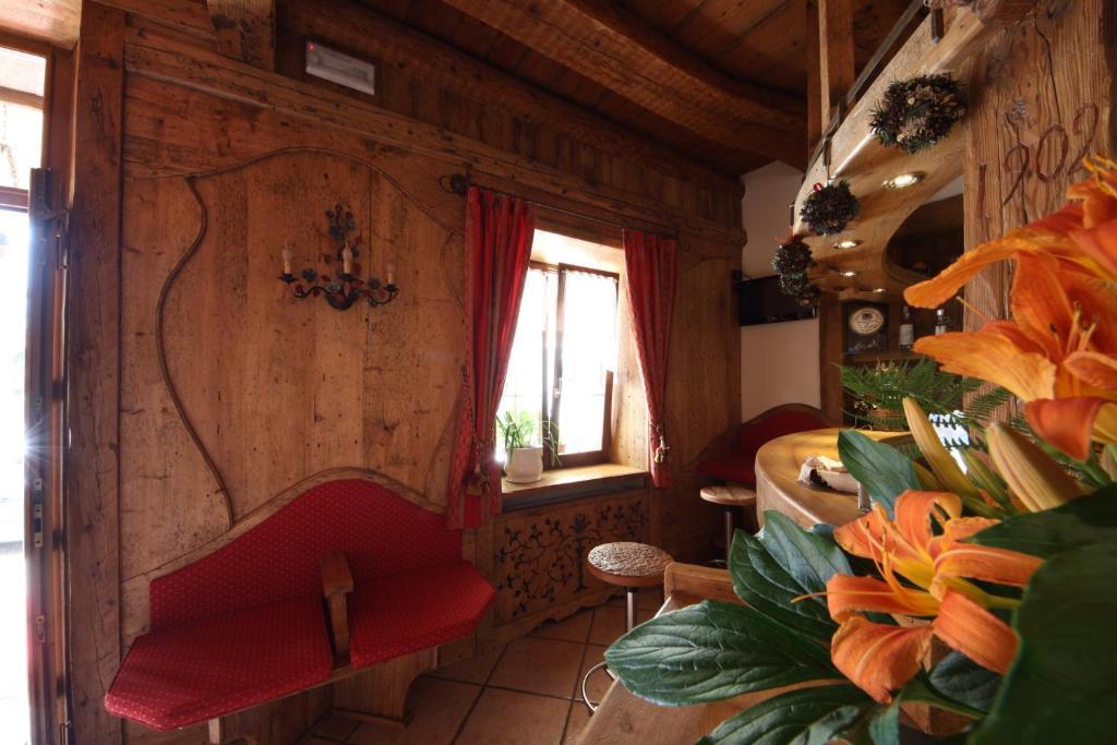 Albergo Centrale Forni di Sopra Exteriör bild